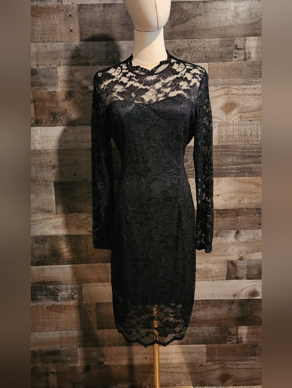 Black Lace Long-Sleeve Sheath Dress by Stanzino - M